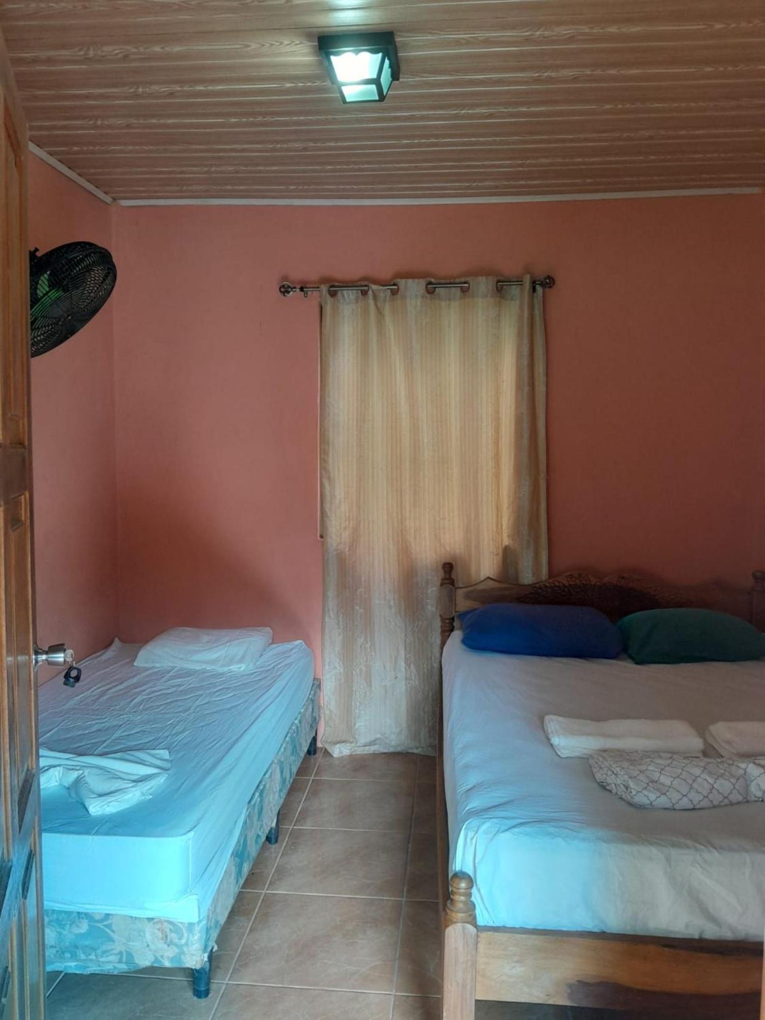 Hostel Los Chocoyos Merida Екстер'єр фото