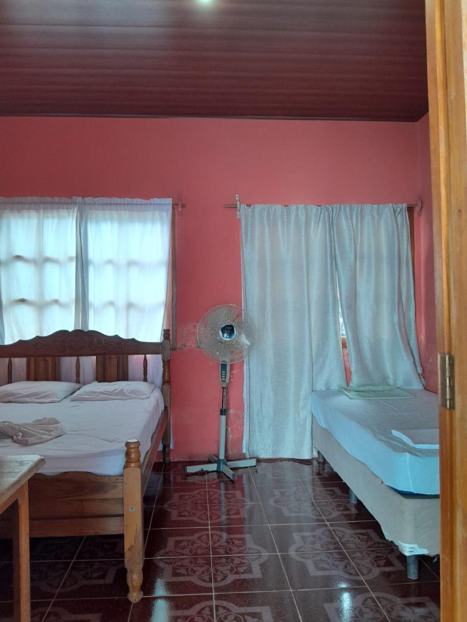 Hostel Los Chocoyos Merida Екстер'єр фото