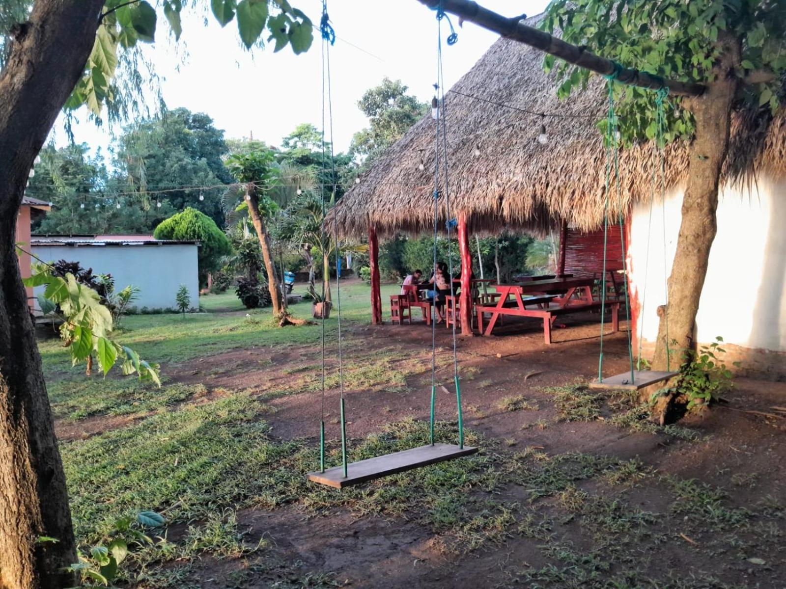Hostel Los Chocoyos Merida Екстер'єр фото