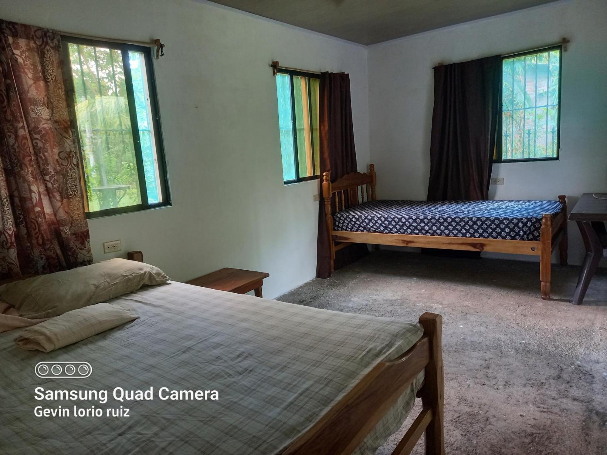 Hostel Los Chocoyos Merida Номер фото